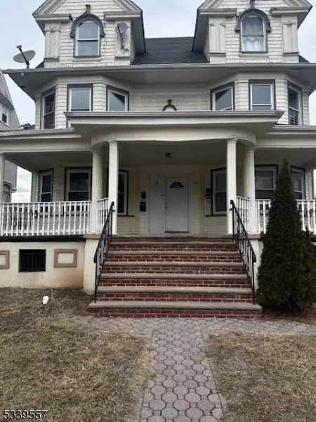 92 Carnegie Ave, East Orange City, NJ 07018-2933