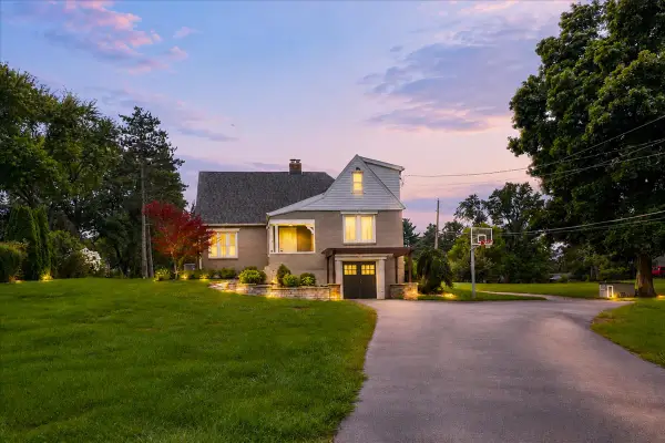 214 W Joliet Road, Valparaiso, IN 46385