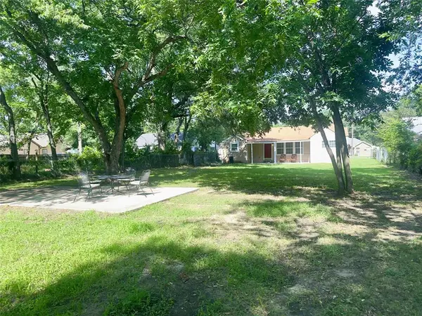 915 N Virginia Street, Terrell, TX 75160