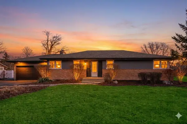 9032 N Regent Rd, Bayside, WI 53217