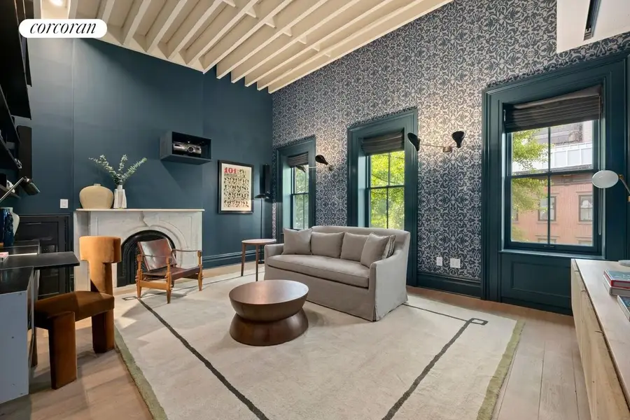 323 E 18th Street, Manhattan, NY 10003 - #3