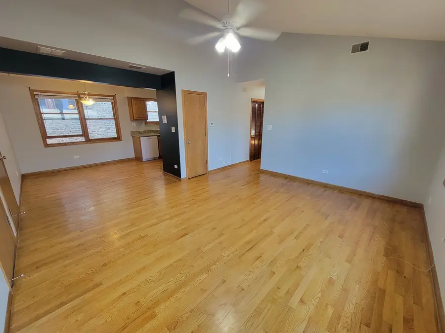 7411 N Claremont Avenue , 2W, Chicago, IL 60645 - #3