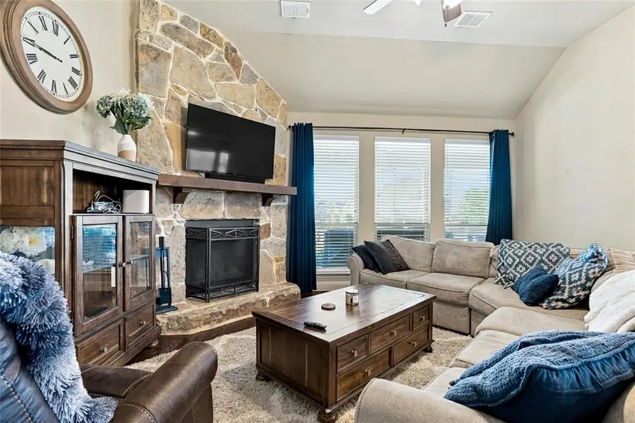 2820 Mariposa Drive, Grand Prairie, TX 75054 - #3