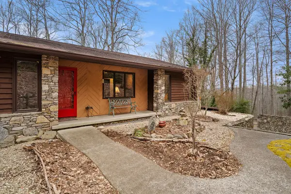 45 Crescent Drive, Hendersonville, NC 28739