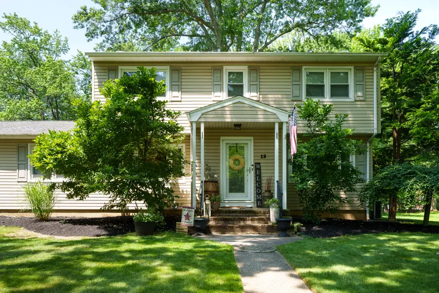 19 Van Saun Dr, Ewing Township, NJ 08628 - Image #2