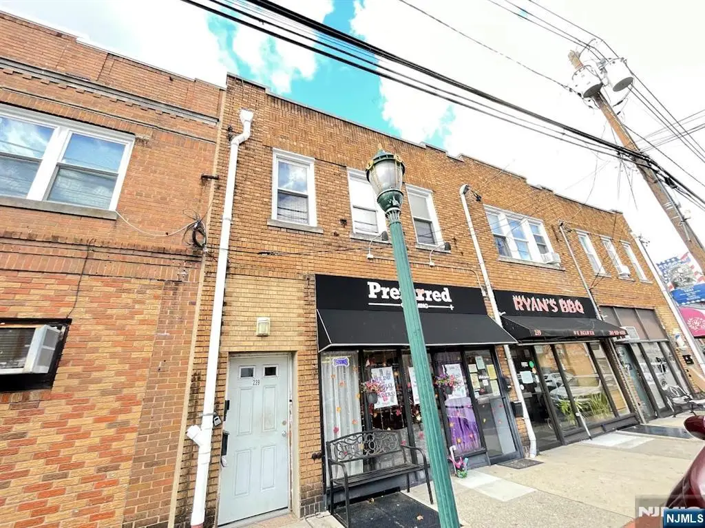 239 Stuyvesant Avenue , 2, Lyndhurst, NJ 07071 - #1