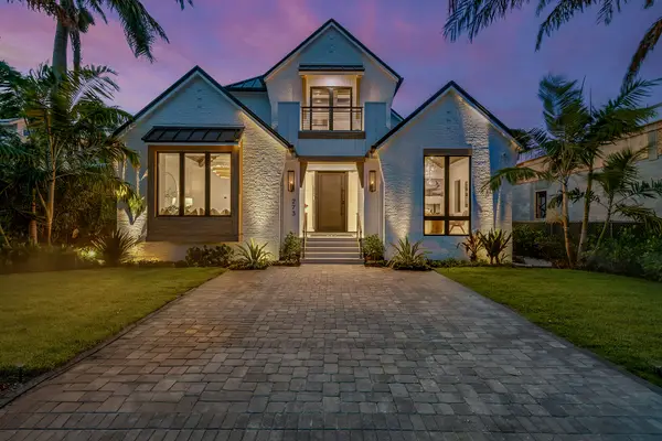 273 10th Avenue S, Naples, FL 34102