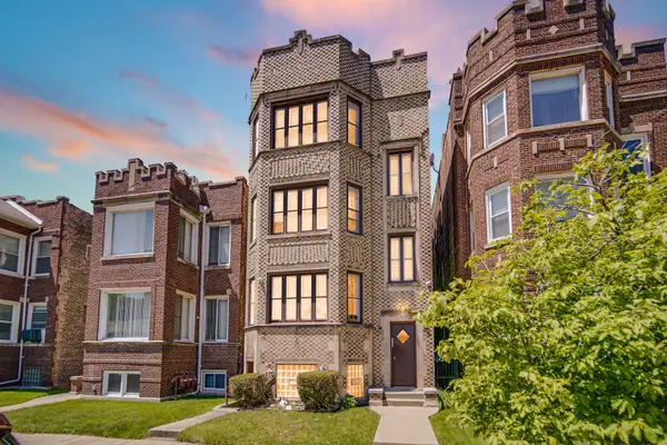 7428 S Bennett Ave Unit 1, Chicago, IL 60649