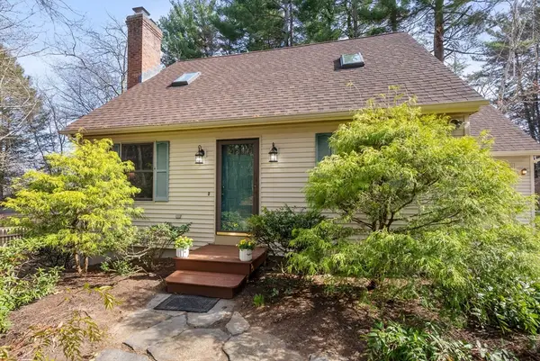 14 Emily Ln, Northampton, MA 01060