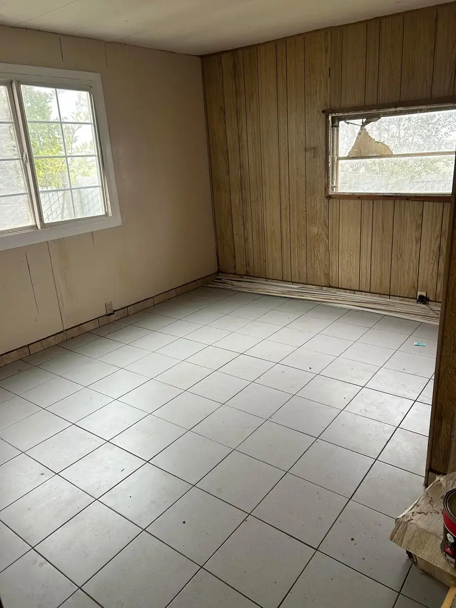 17496 W Whitesbridge Ave # 8, Kerman, CA 93630 - Image #2