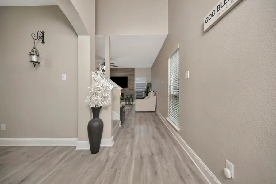 102 Lakeway Lane, Justin, TX 76247 - #2