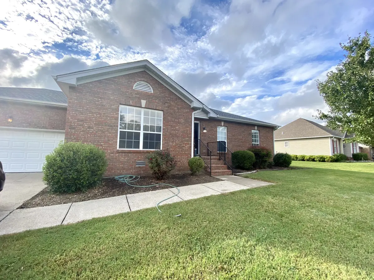 524 Autumndale Dr, Gallatin, TN 37066 - Image #1