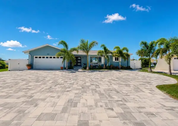 6301 Cottonwood Lane, APOLLO BEACH, FL 33572