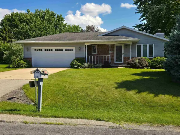1429 Ridgeway Drive, NEENAH, WI 54956