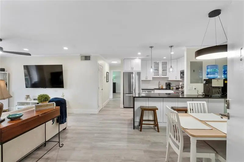 6205 Bay Club Dr #3, Fort Lauderdale, FL 33308 - Image #1