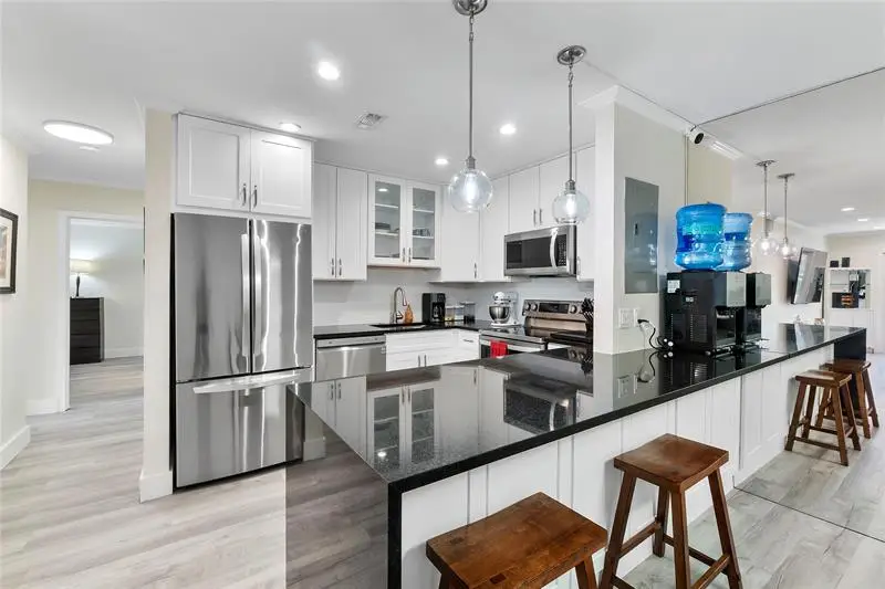 6205 Bay Club Dr #3, Fort Lauderdale, FL 33308 - Image #3