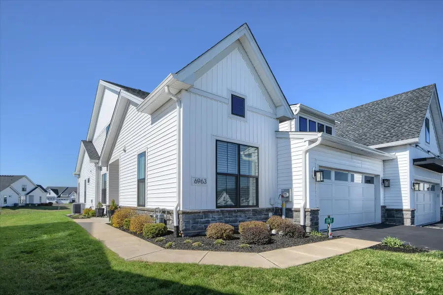 6963 Maple Dr, Bath, PA 18014 - #3