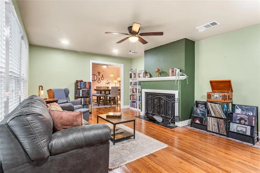 145 Parkwood Avenue, Arlington, TX 76013 - Image #3