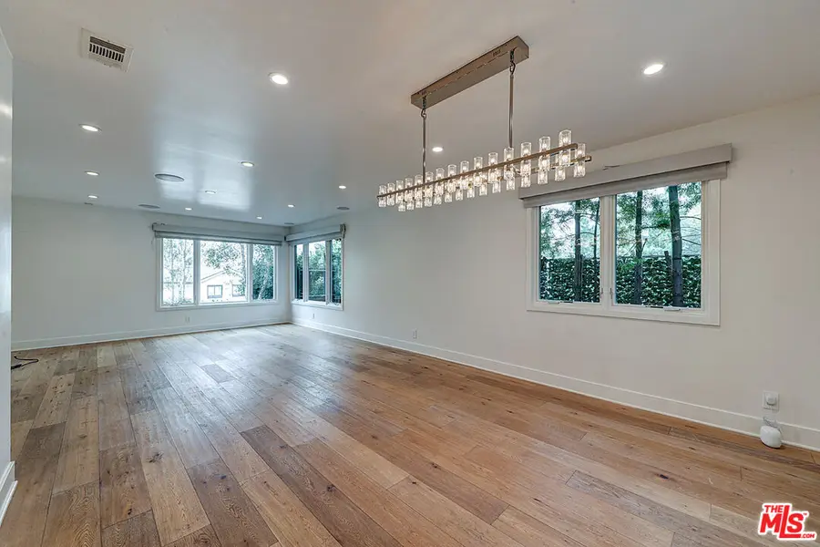 10832 Wrightwood Lane, Studio City, CA 91604 - Image #2