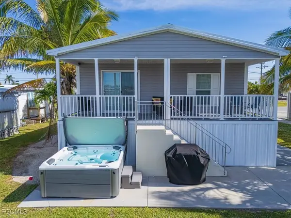 2801 York Road, St James City, FL 33956