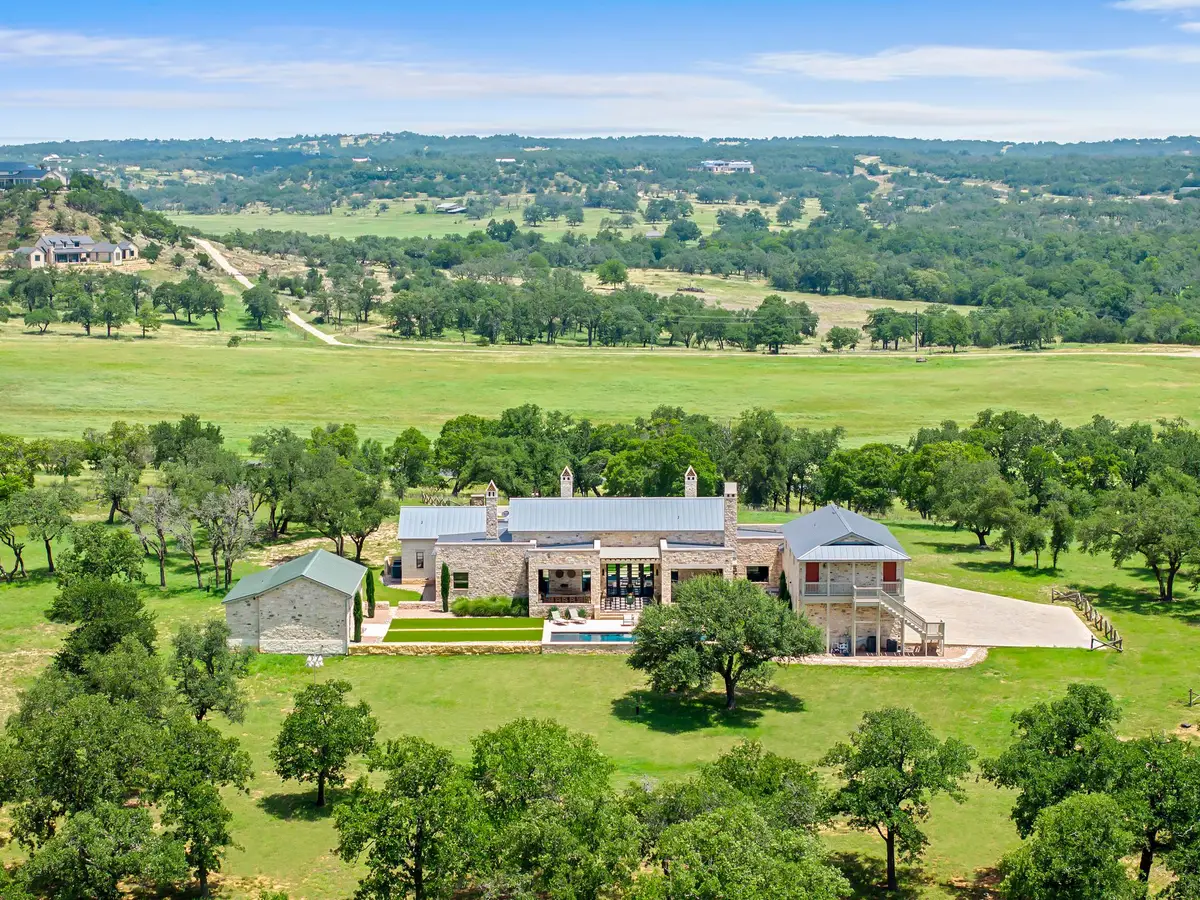371 Achtzehn Rd, Fredericksburg, TX 78624 - Image #1