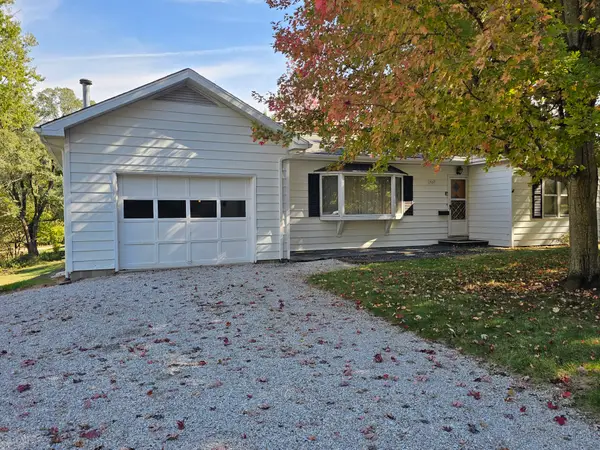1707 Vandalia Street, Hillsboro, IL 62049
