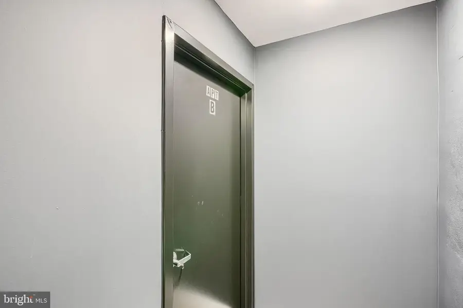 7 S Carrollton Ave, Baltimore, MD 21223 - #2