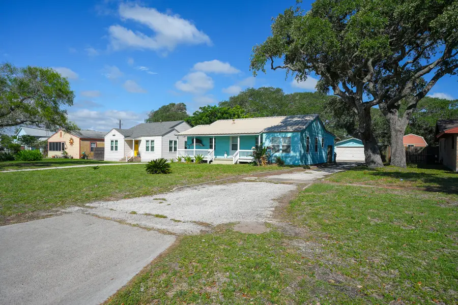 1044 S Houston Street, Aransas Pass, TX 78336 - #2