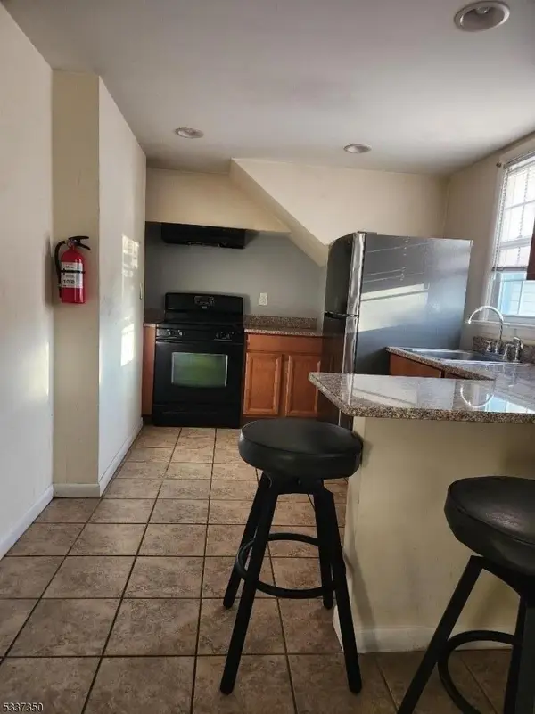 525 Maple Ave, Linden City, NJ 07036-2807