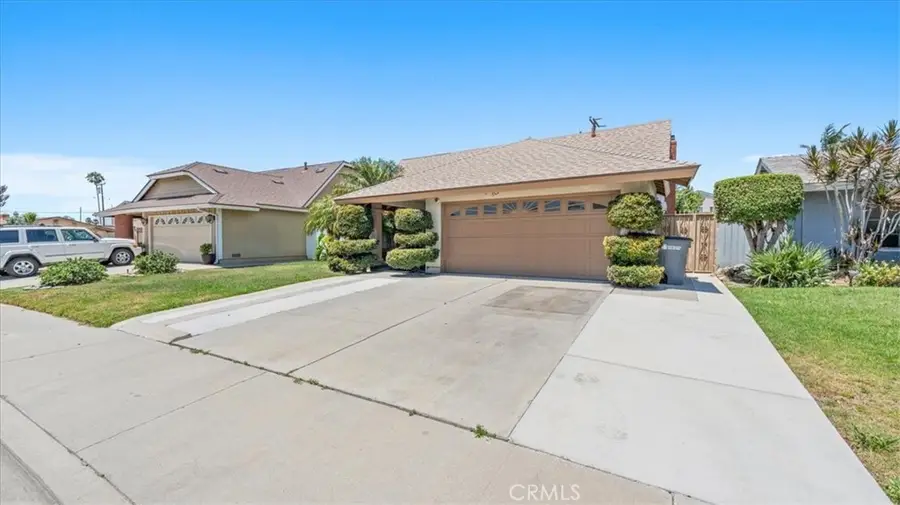 809 E Cyrene Street, Carson, CA 90746 - #3