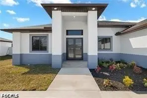 127 Chiquita Boulevard N, Cape Coral, FL 33993