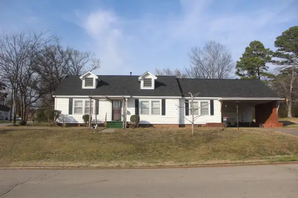 1008 W College Street, Ozark, AR 72949