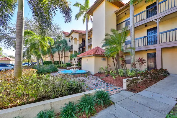 2400 Feather Sound Dr #332, Clearwater, FL 33762