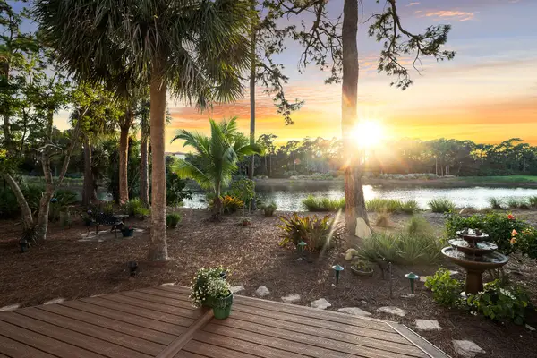 813 Barcarmil Way, Naples, FL 34110