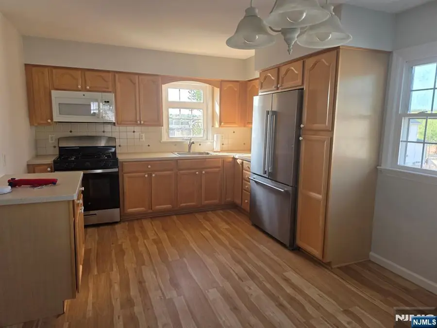 633 10th Street , 2, Lyndhurst, NJ 07071 - #3