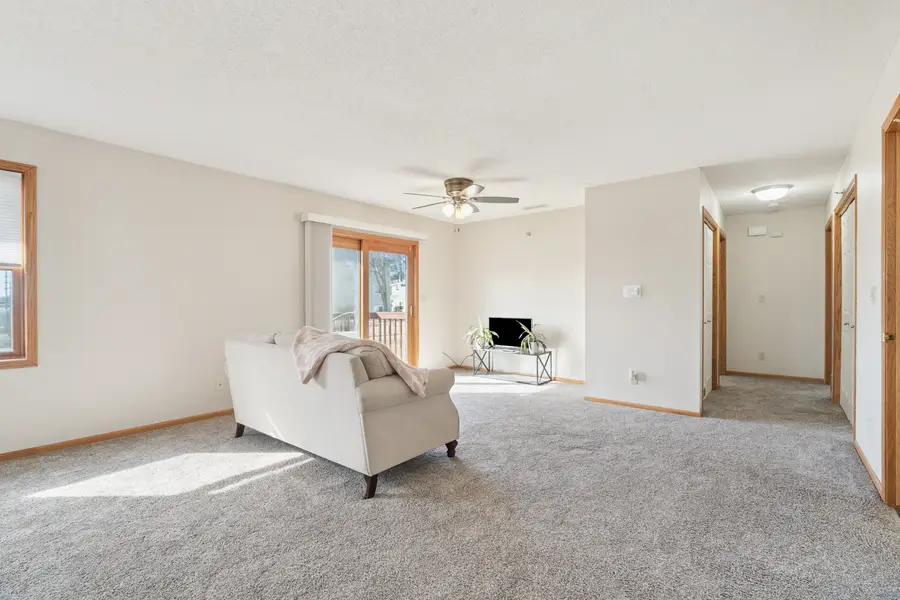 140 35th St Drive Se #1, Cedar Rapids, IA 52403 - #3