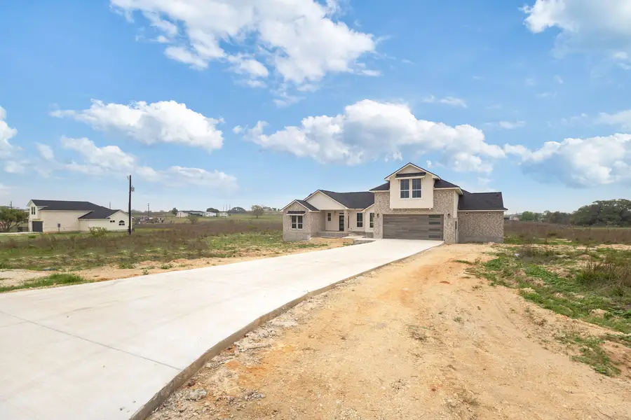 197 Lake View Circle, La Vernia, TX 78121 - Image #2