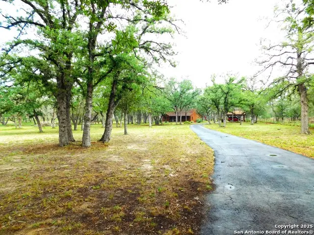 525 Cherry Ridge, Floresville, TX 78114 - #1