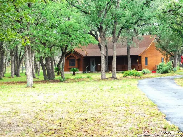 525 Cherry Ridge, Floresville, TX 78114 - #2