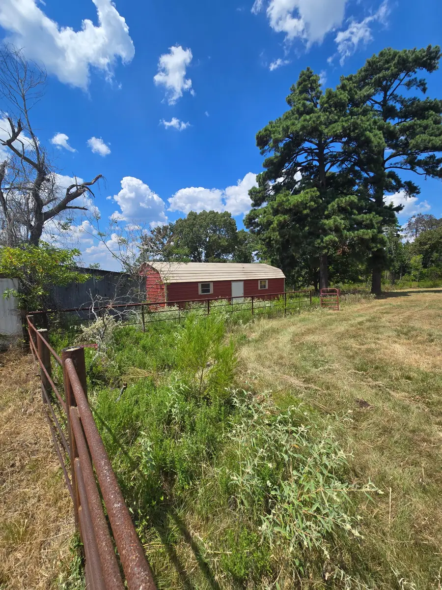 804 Dallas St., Henderson, TX 75654 - #3