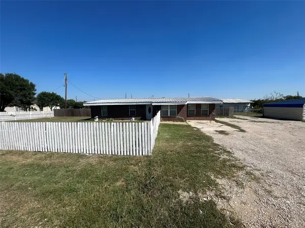 18049 Cindys Lane, Justin, TX 76247