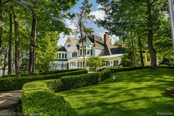 3063 Red Pine Point Drive, IndianRiver, MI 49749