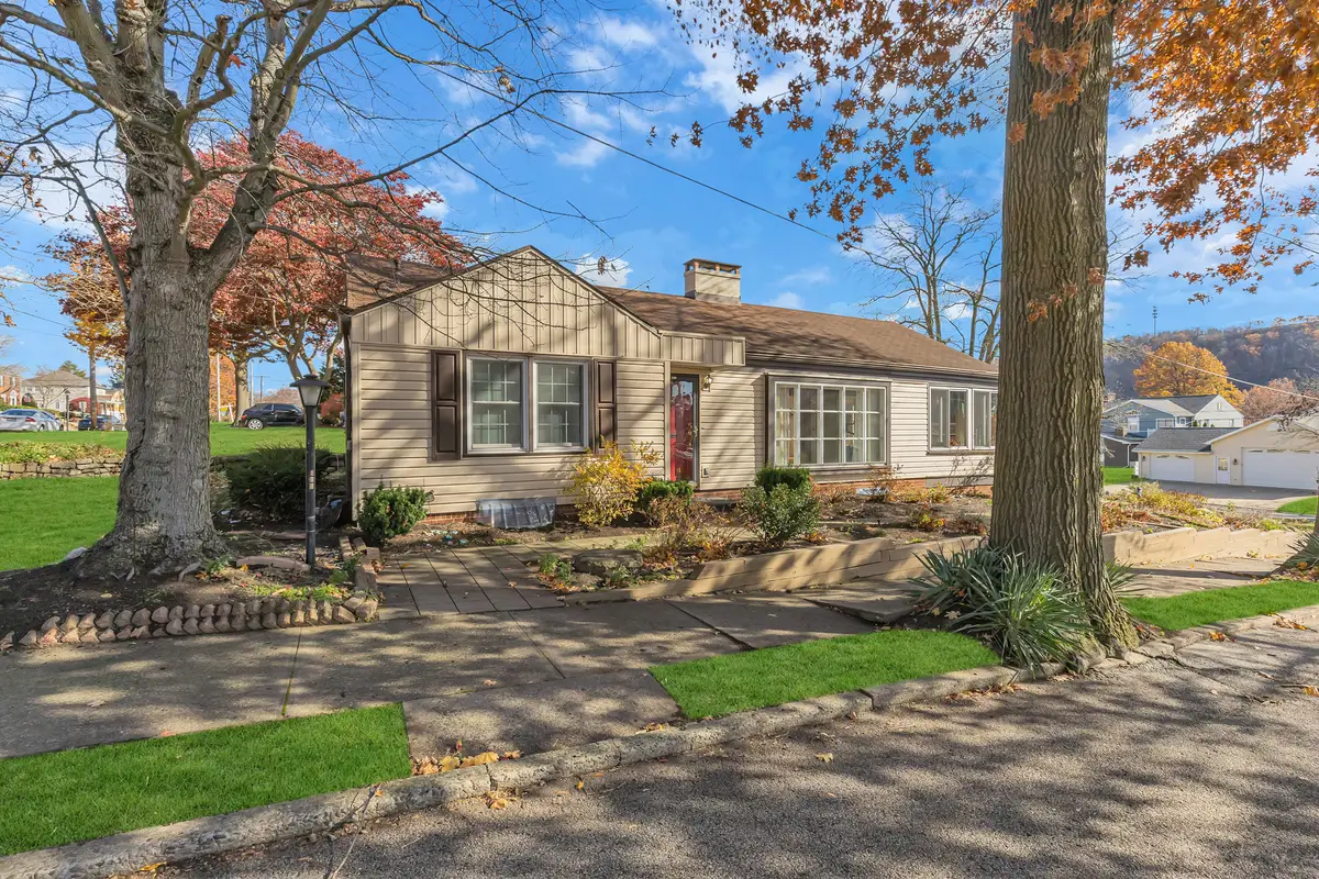 198 Oak St, Beaver, PA 15009 - Image #1