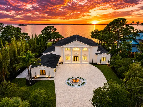 1516 Bayshore Boulevard, DUNEDIN, FL 34698