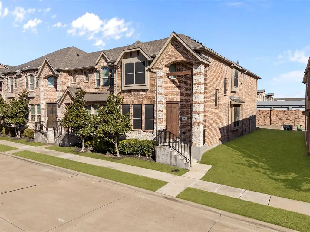 921 Shelby Lane, Lewisville, TX 75056 - #1