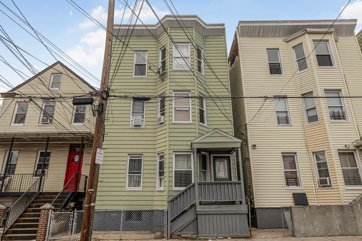 139 Voss Avenue, Yonkers, NY 10703 - #1