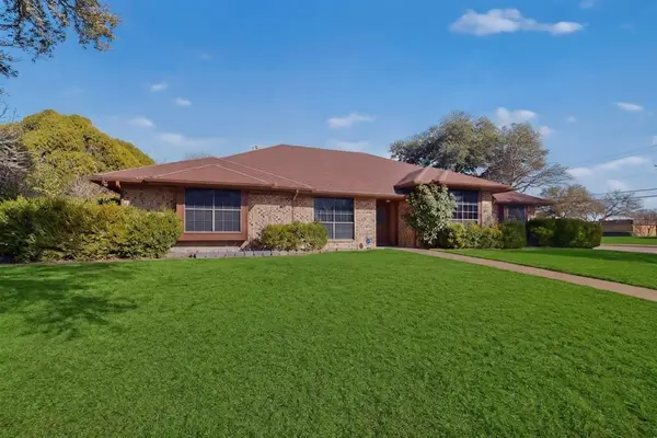 922 S Greenstone Lane, Duncanville, TX 75137