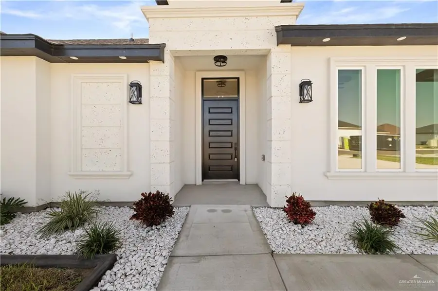 812 Spring Drive, Alton, TX 78573 - Image #2