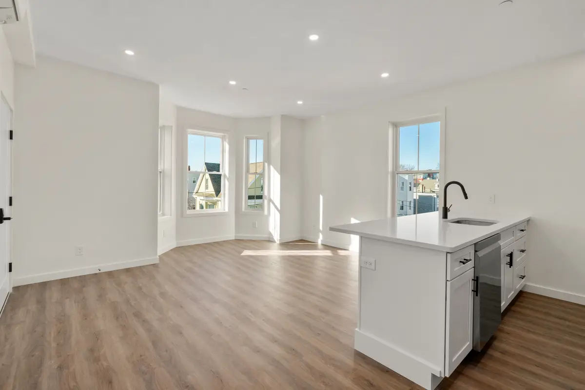 43-45 Blossom St #4, Chelsea, MA 02150 - #1