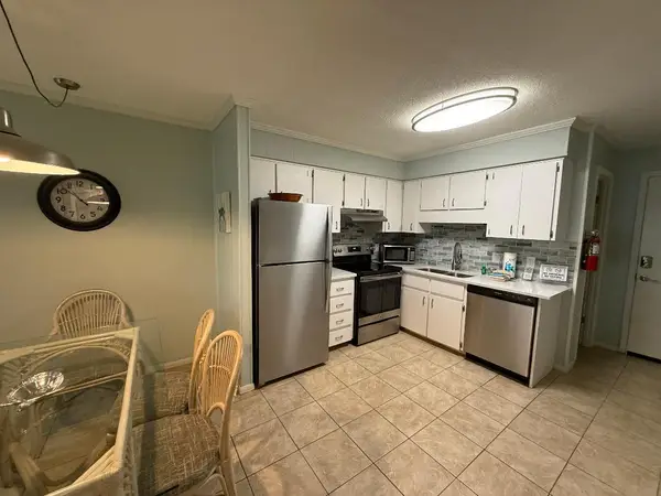 40 Folly Field Road #B19, Hilton Head Island, SC 29928